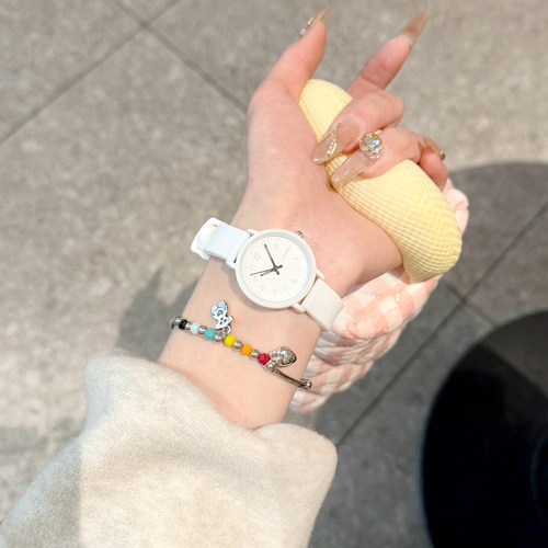 番米拉女生手表学院风小圆表