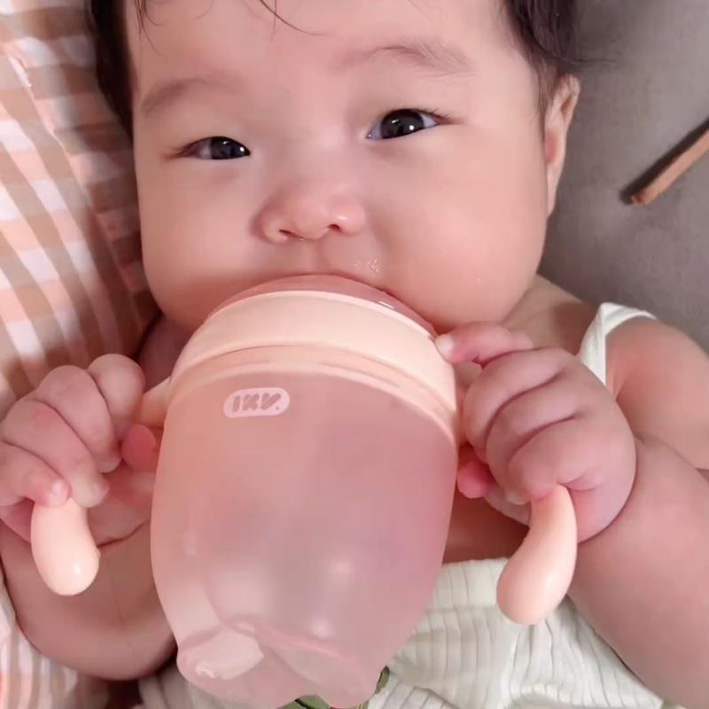 学饮杯婴儿6个月防呛宝宝水杯1岁儿童硅胶鸭嘴杯幼儿喝水吸管奶瓶