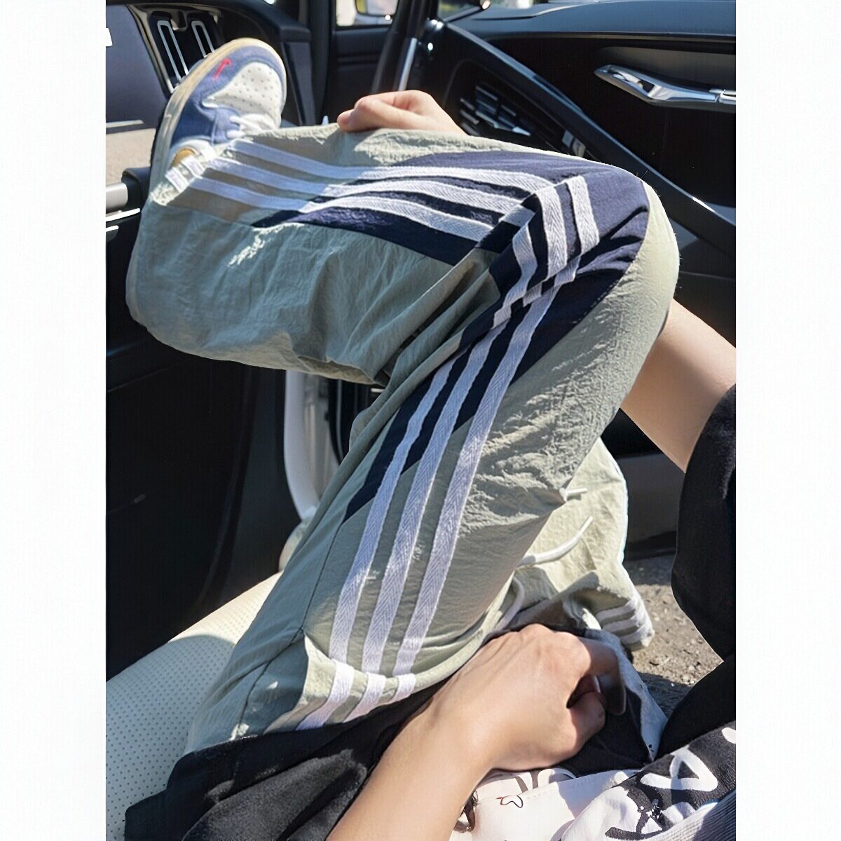 多巴胺速干裤子男夏季薄款2025新款三条杠宽松直筒美式高街休闲裤