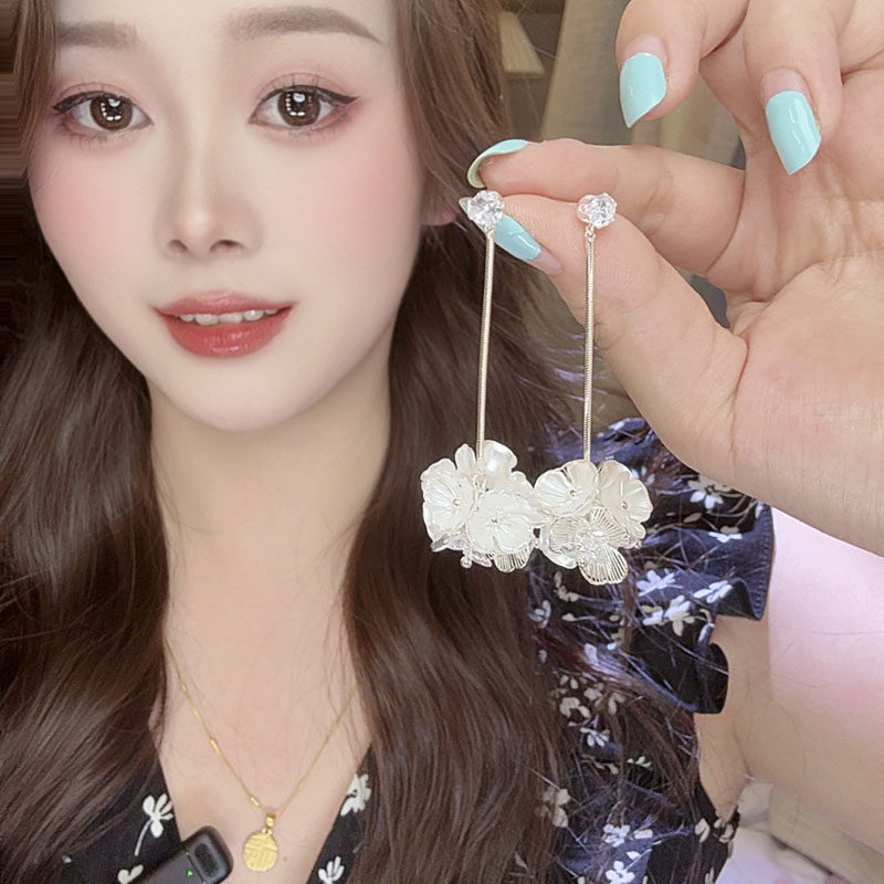 白色花朵球球吊坠银针耳钉女