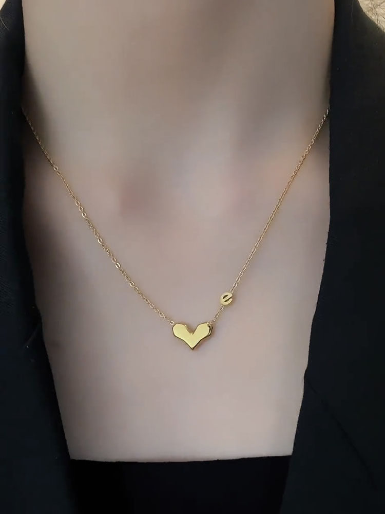 金色钛钢不掉色love爱心项链女