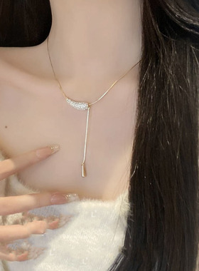 精致满钻金属风吊坠项链女