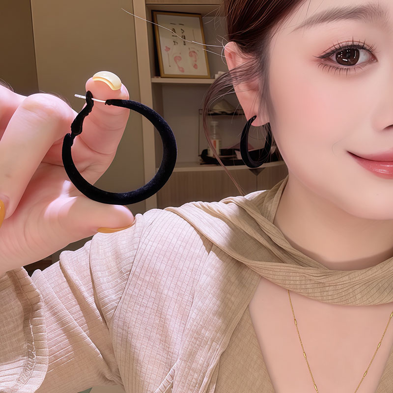 秋冬植绒银针圈圈耳环女
