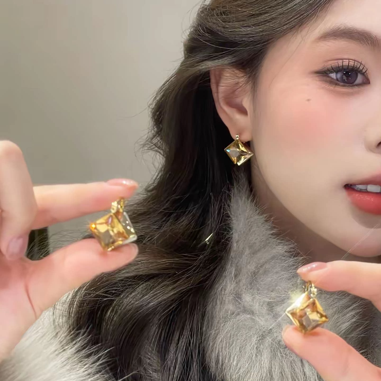 香槟色水晶方糖耳钉女