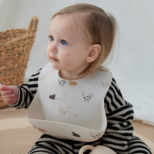 丹麦设计，满印工艺，宝宝饭兜