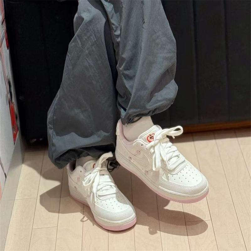 Nike Air Force1Low舒适防滑耐磨低帮板鞋女款白色HV5992-111百亿