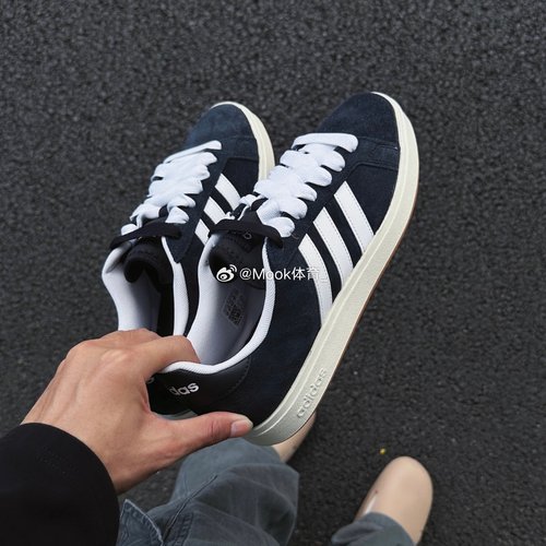 Adidas阿迪达斯校园风百搭板鞋