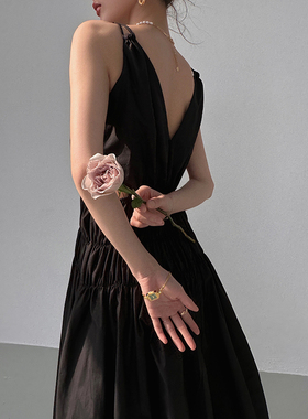 2025夏季新款优雅气质显瘦复古重工立体缩褶收腰大A摆吊带连衣裙