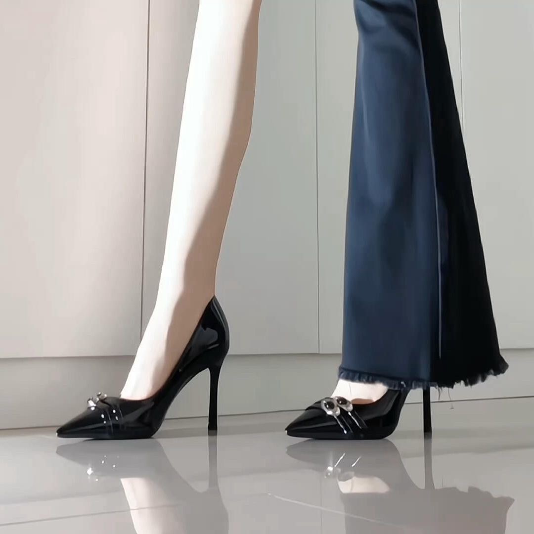 法式小众设计感皮带扣细跟高跟鞋