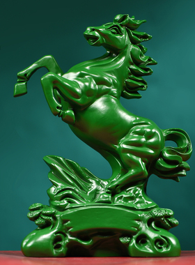 绿色木雕生肖马摆件实木马到成功
