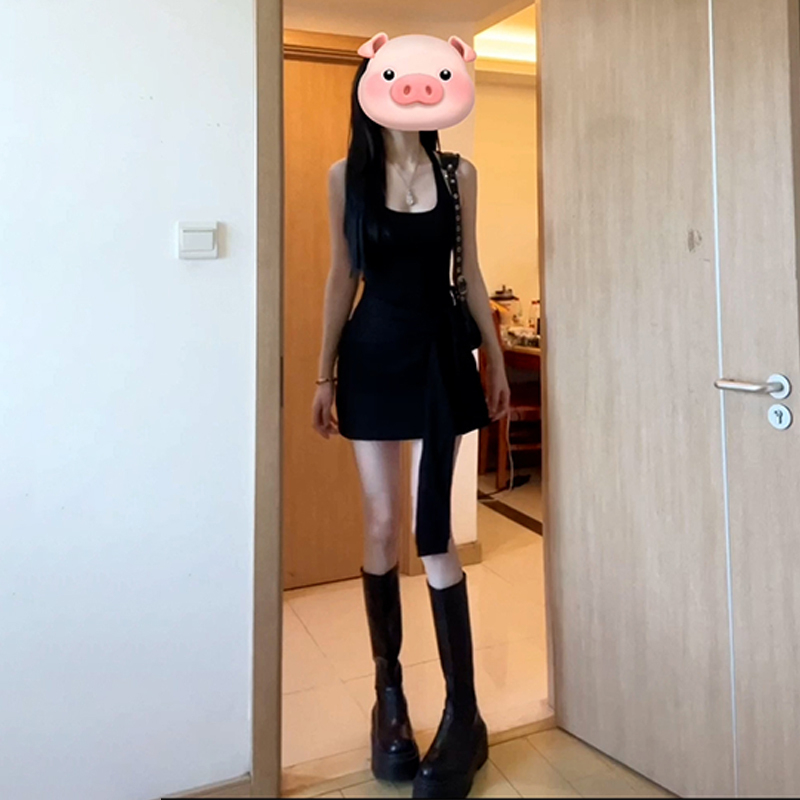 2025新款夏季黑色无袖背心连衣裙子女装高级感小个子吊带包臀短裙