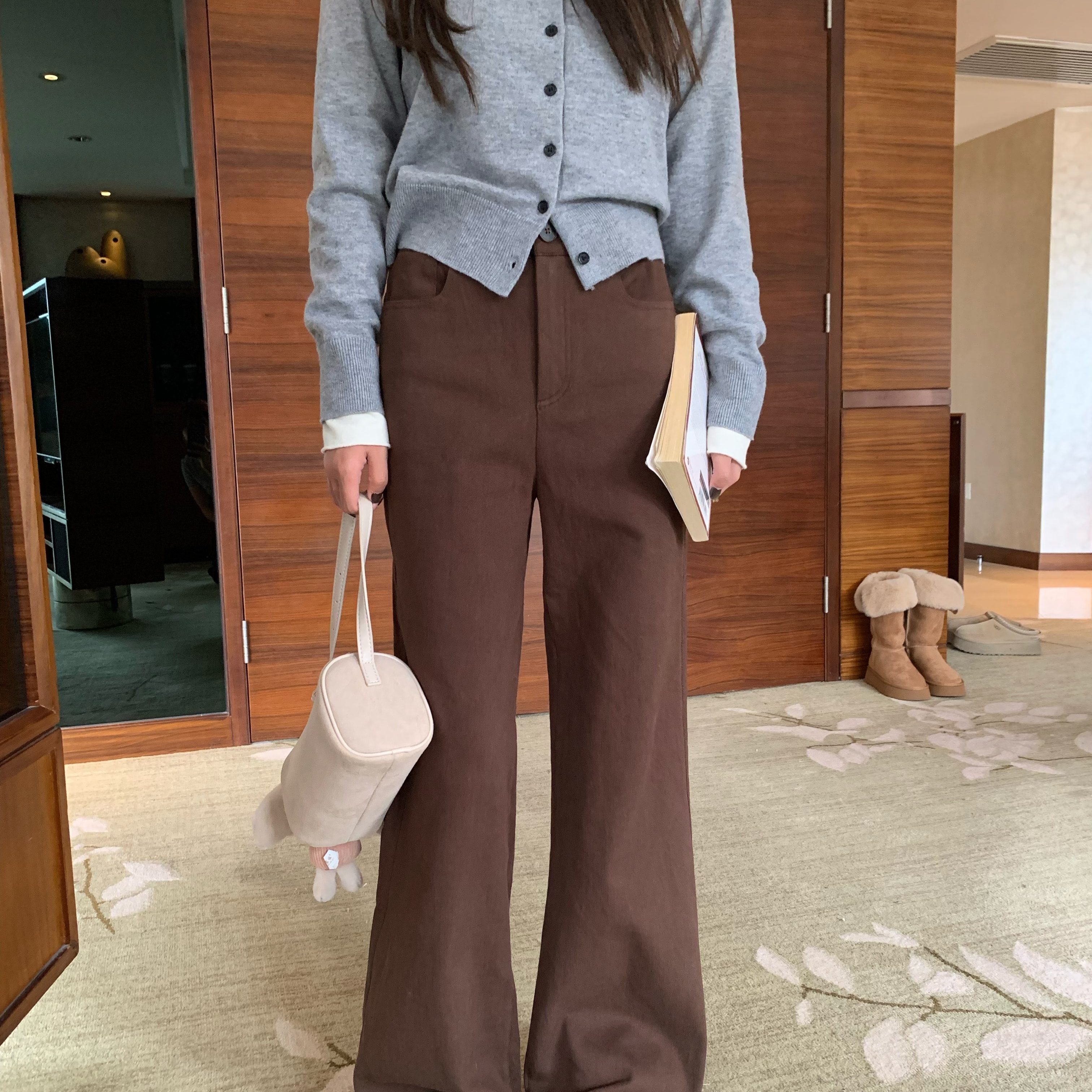 一只西由XIYO磨毛休闲微喇叭裤秋冬季复古垂感修身显瘦百搭长裤女