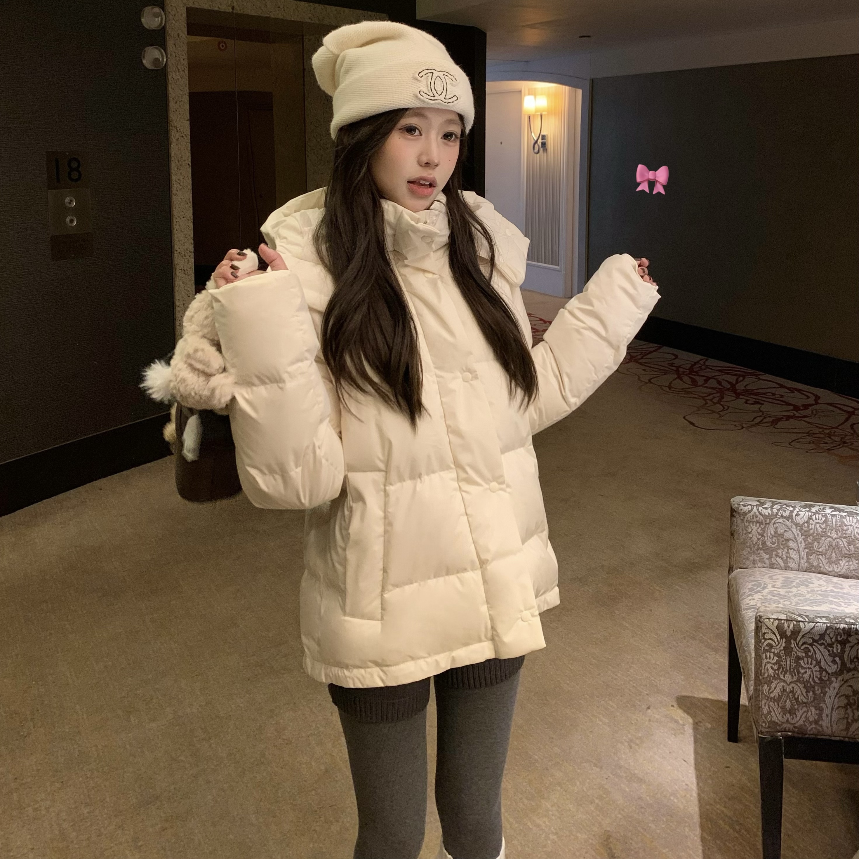 一只西由XIYO五格连帽90白鸭绒羽绒服冬季加厚保暖面包服短外套女