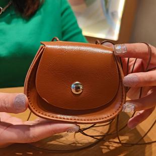 迷你小包包高级质感耳机包福利爆款挂脖式复古斜跨小马鞍包定制