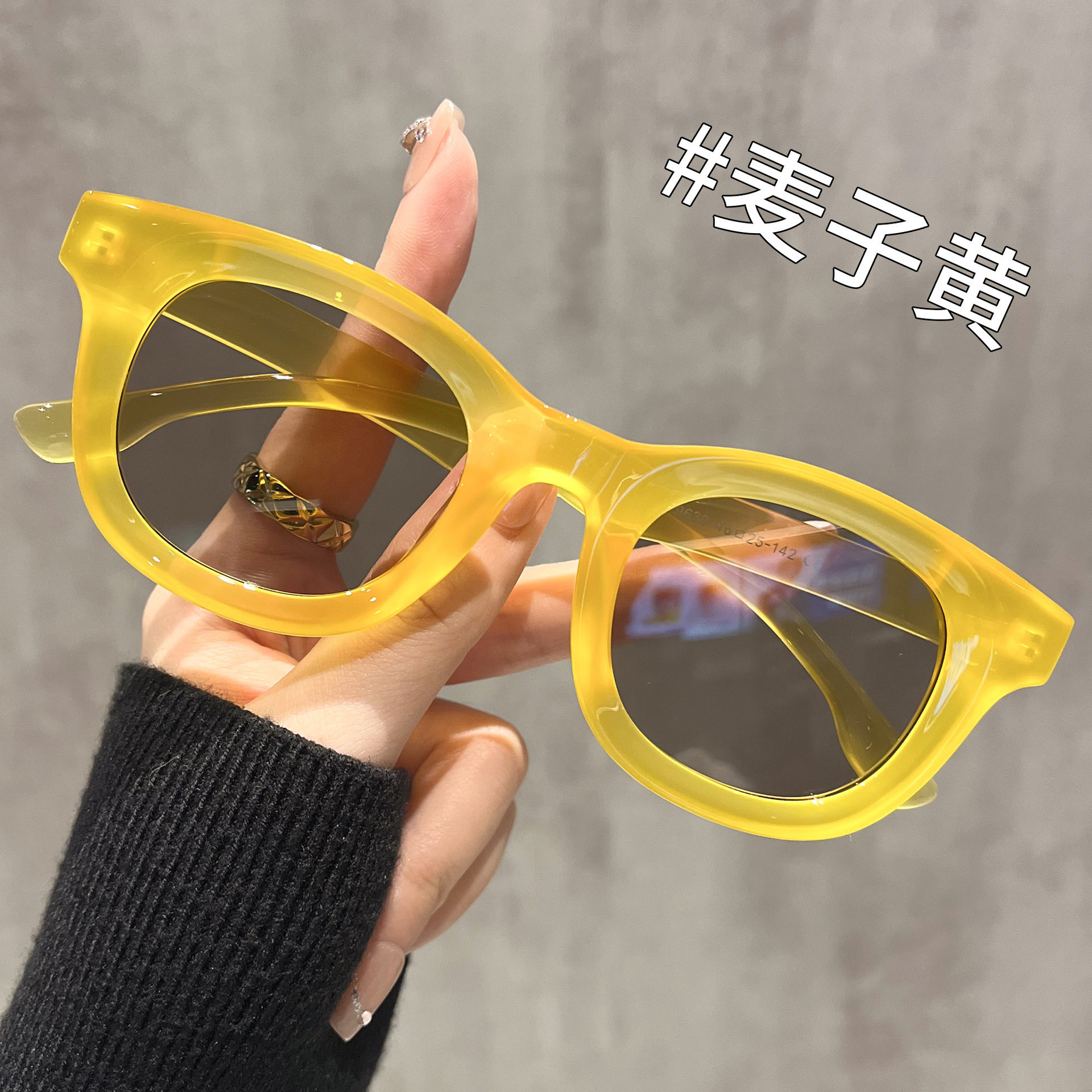 墨镜女高级感小脸复古港风眼镜网红街拍潮多巴胺太阳眼镜