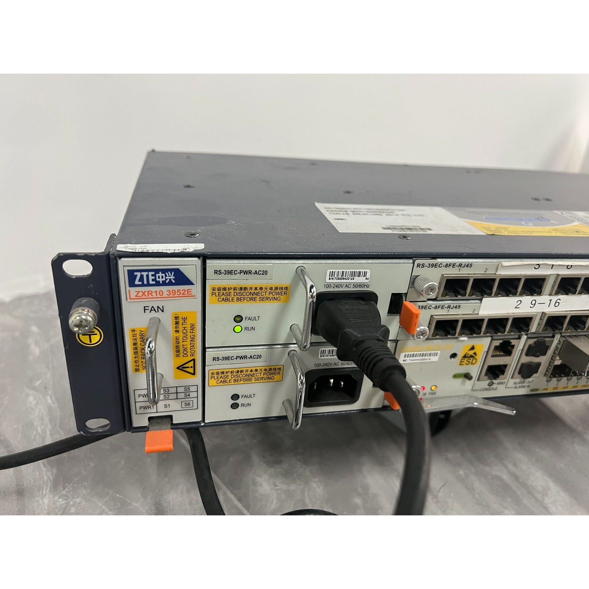 中兴zxr10 3952e 网络交换机 一台议价产品