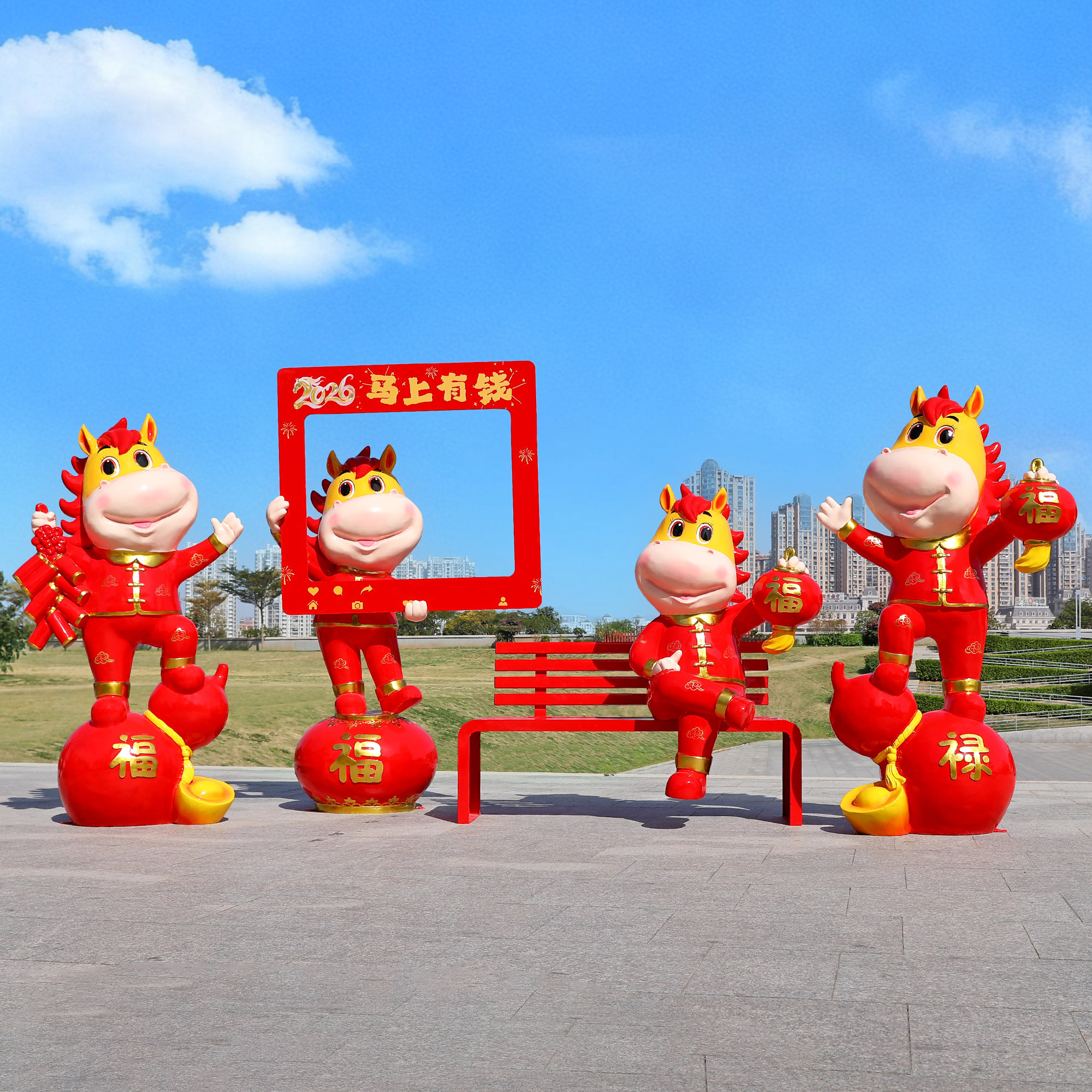 卡通新年马雕塑马年吉祥物生肖大摆件春节贺岁售楼部景区美陈装饰