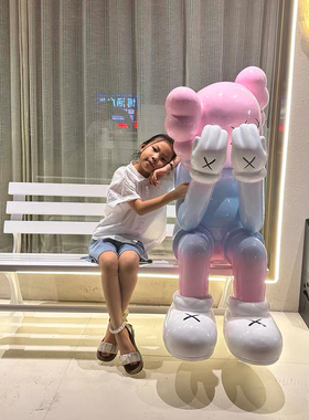 网红kaws芝麻街大摆件卡通暴力熊雕塑商场游乐园门店拍照打卡装饰