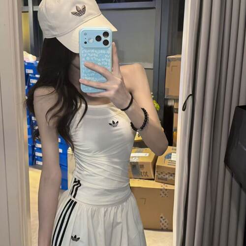 阿迪达斯三叶草女修身透气背心