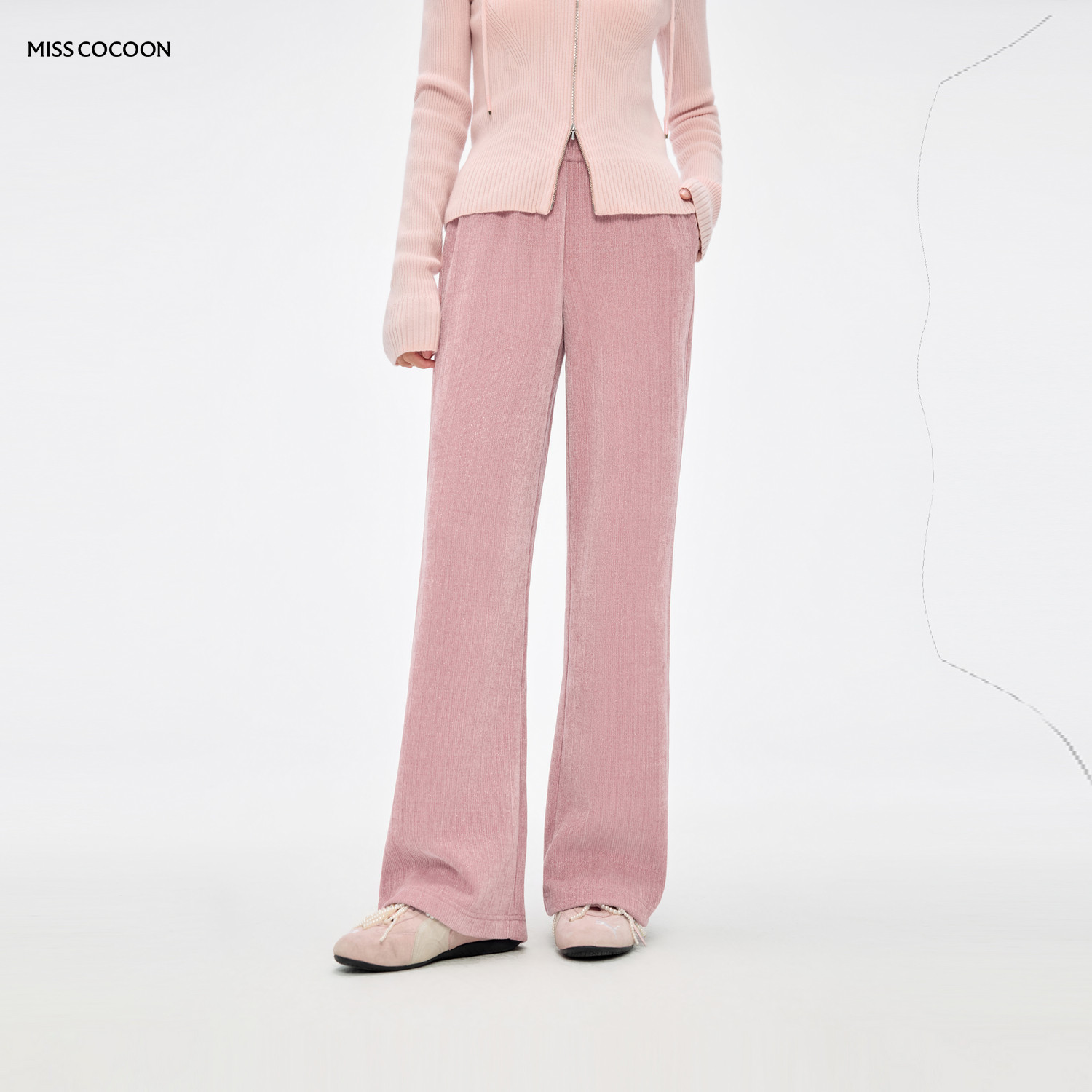 亮丝雪尼尔阔腿裤，给人简约，慵懒松弛感觉