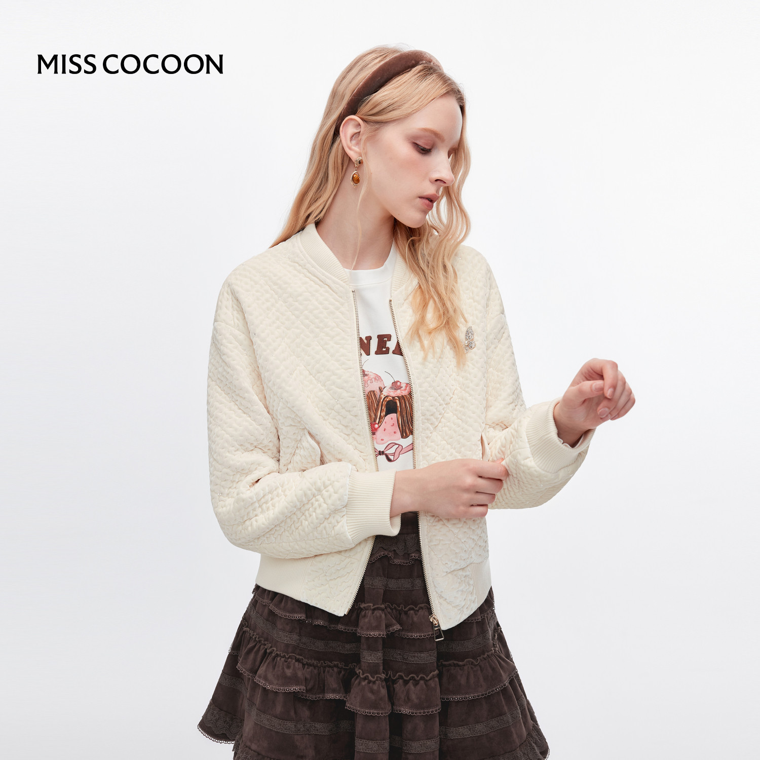 MISSCOCOON绒感绗缝白色夹克外套立领棒球服休闲百搭25冬新款