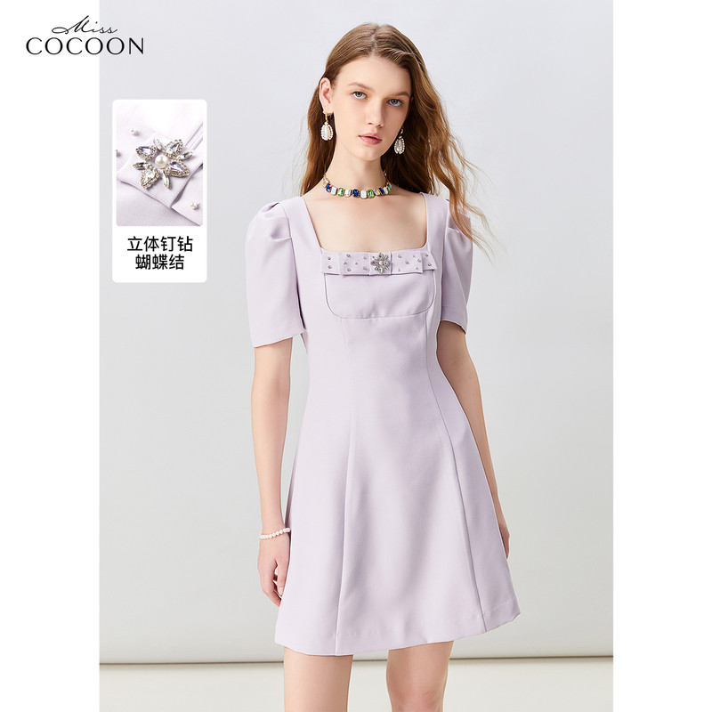 MISSCOCOON法式连衣裙藕紫色方领钉钻蝴蝶结胸饰A字裙夏款