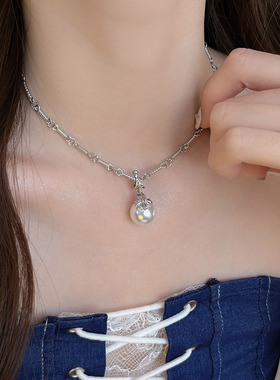 甜酷辣妹仿珍珠十字架项链