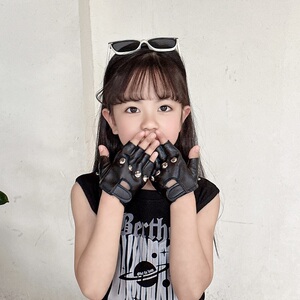 儿童皮革手套小孩幼儿男女童半指露指舞台表演出铆钉街舞短款手套