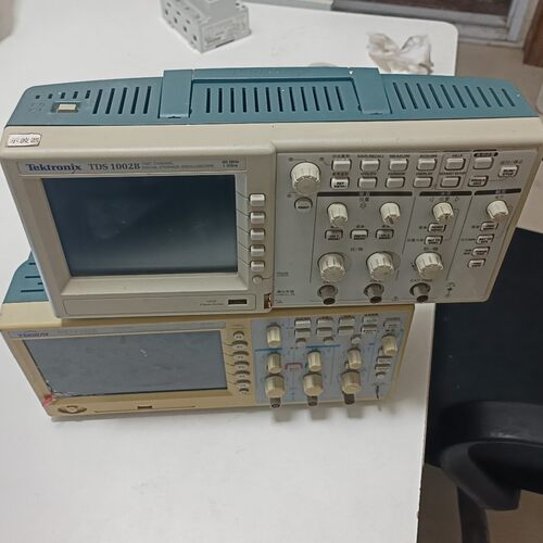 TDS1002B 示波器 60M 泰克数字存储测量仪器议价维修