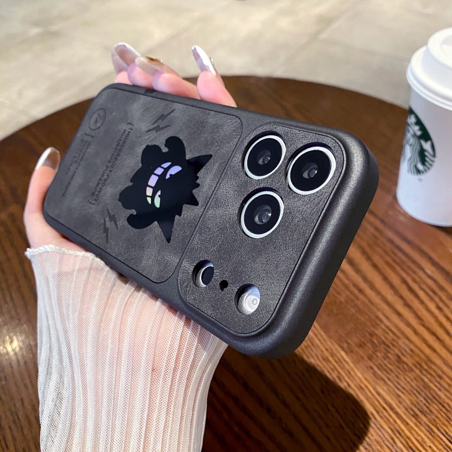 镭射小怪兽羊皮适用于秒变iPhone17promax手机壳新款iPhone16pro大视窗15pm高级感14pro磨砂13max潮牌保护套