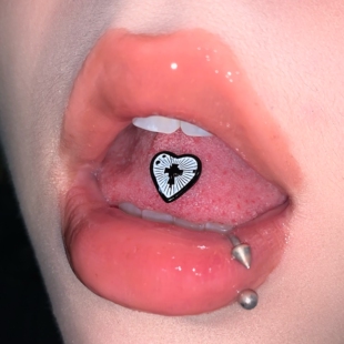 Raccon浣熊 苦情誓言 钛钢舌钉心形外螺纹十字爱心小众舌钉饰品