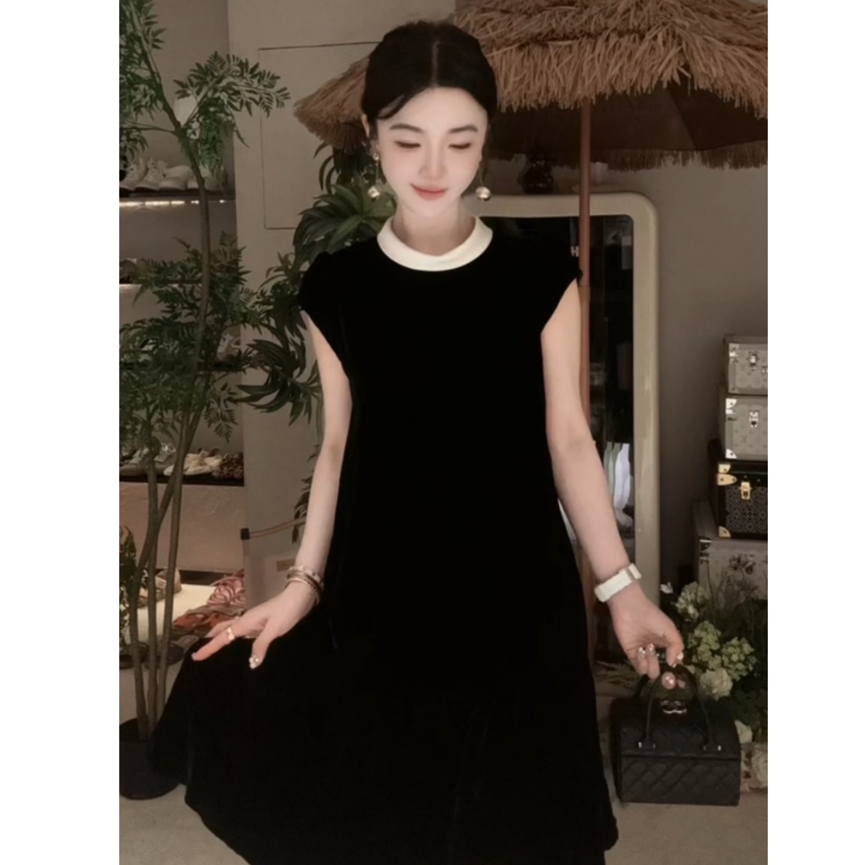 优雅气质连衣裙女2026夏季新款小黑裙高级感减龄显瘦高级感无袖