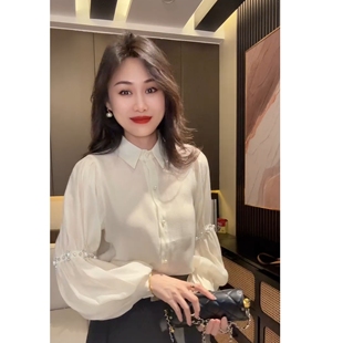 2025冬季法式温柔风灯笼袖衬衫女装重工珍珠装饰翻领加厚百搭上衣