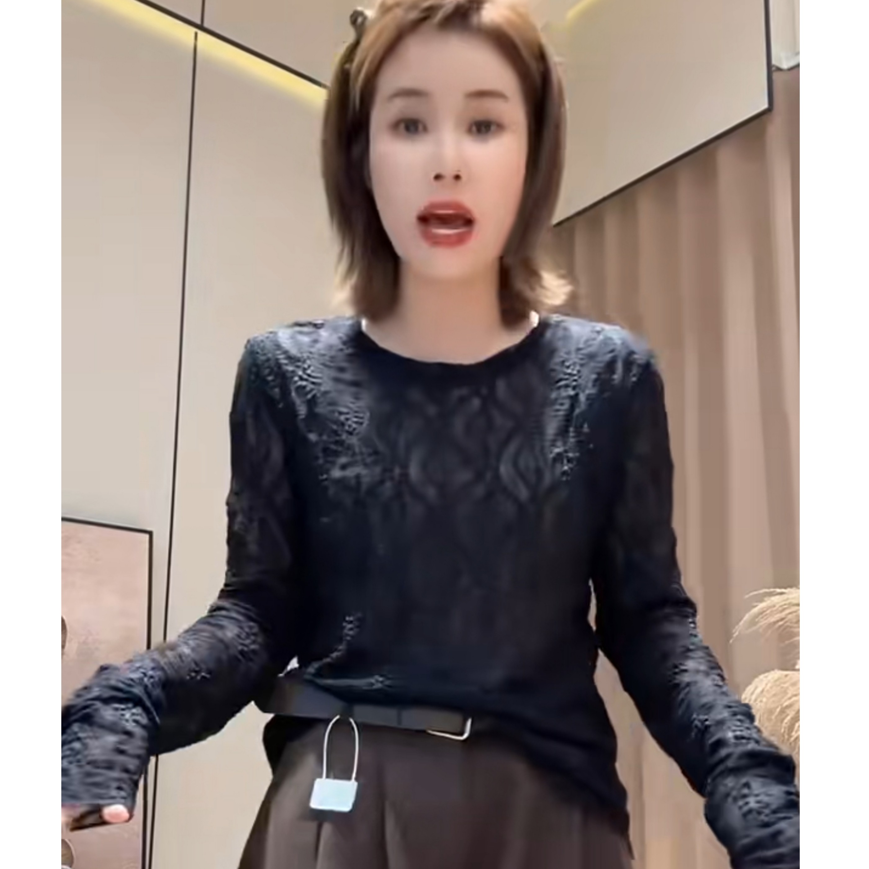 2026早秋新款通勤风蕾丝长袖衬衫女黑色圆领套头修身显瘦百搭上衣