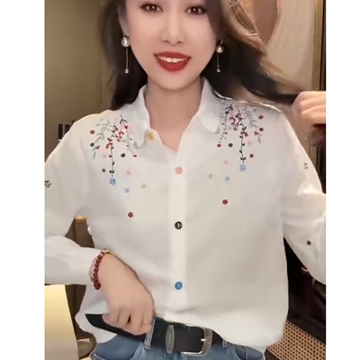 2025冬季新款通勤风刺绣衬衫女长袖翻领彩色纽扣高级感穿搭上衣