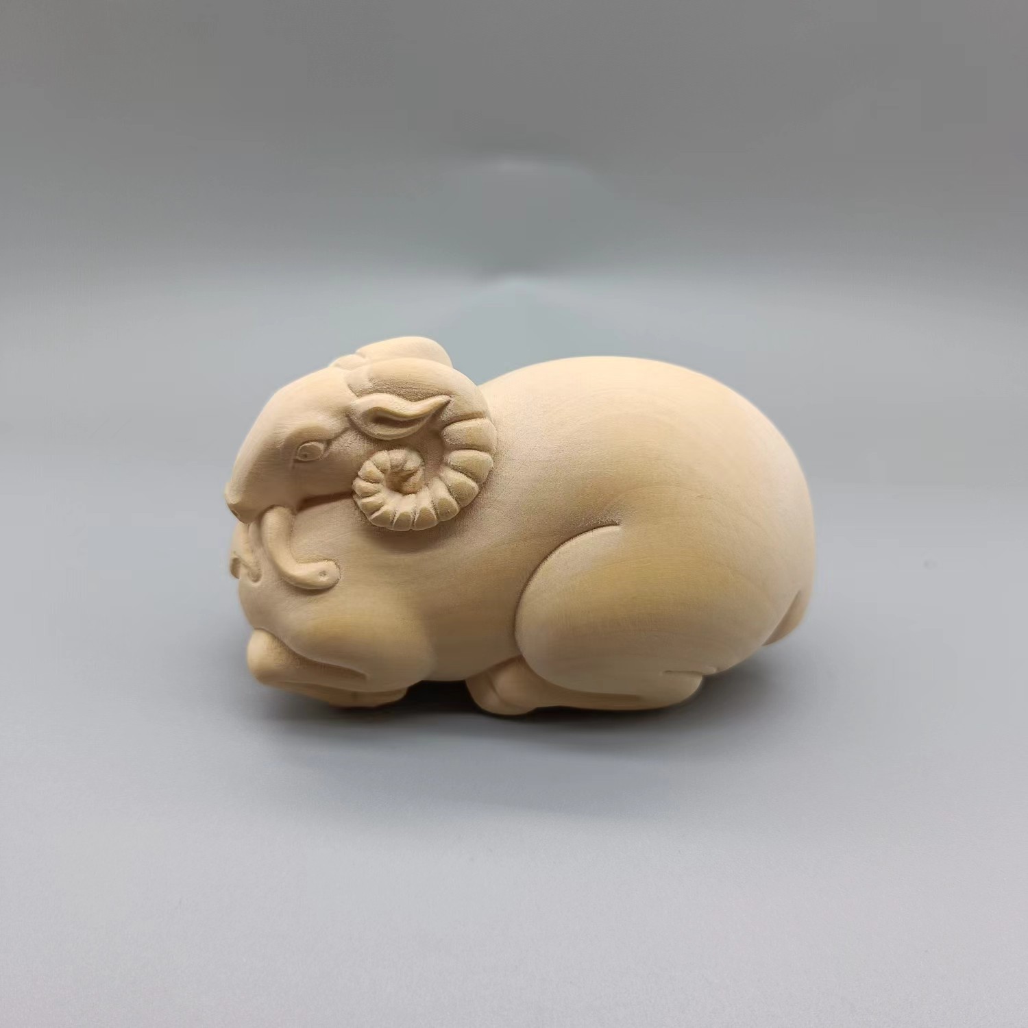 办公室装饰摆件卡通可爱家居木雕