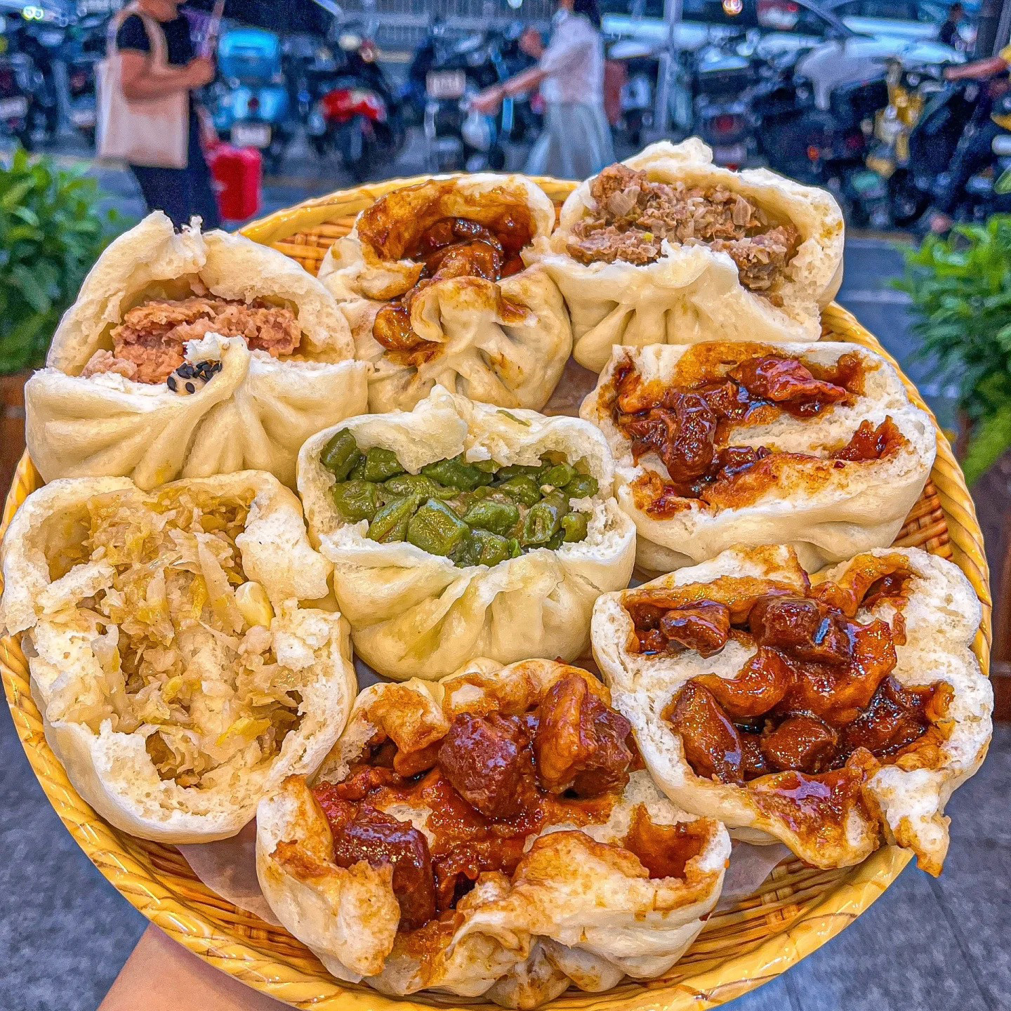 新鲜日期红烧肉包加热即食早餐