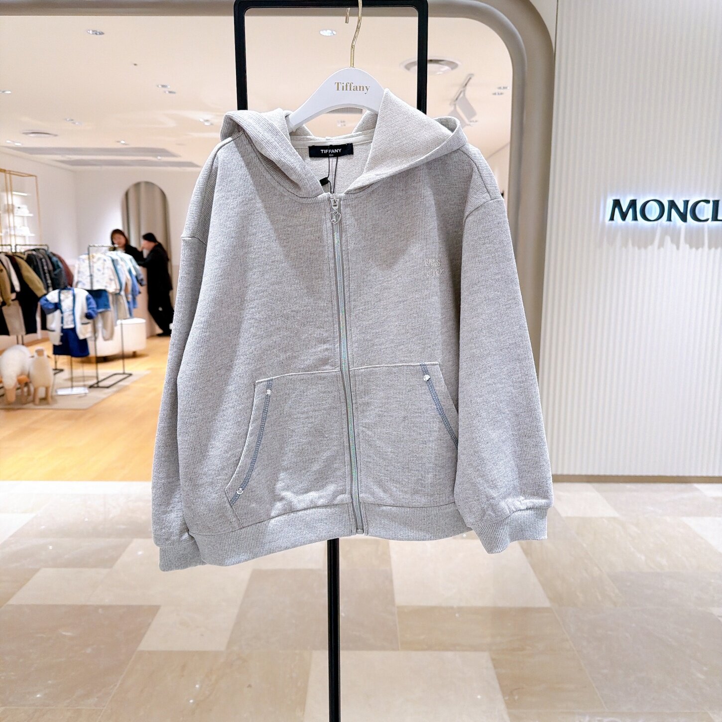 T+韩国童装代购2026春季新品女童前插口袋卫衣外套连帽休闲上衣