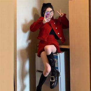 红色套装成套搭配女2025冬装圣诞新年富家千金两件套裙装洋气减龄