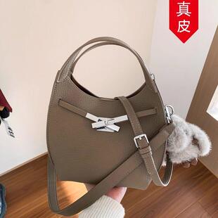真皮超火小众菜篮子水桶包女2026新款法式今年流行爆款斜挎铂金包