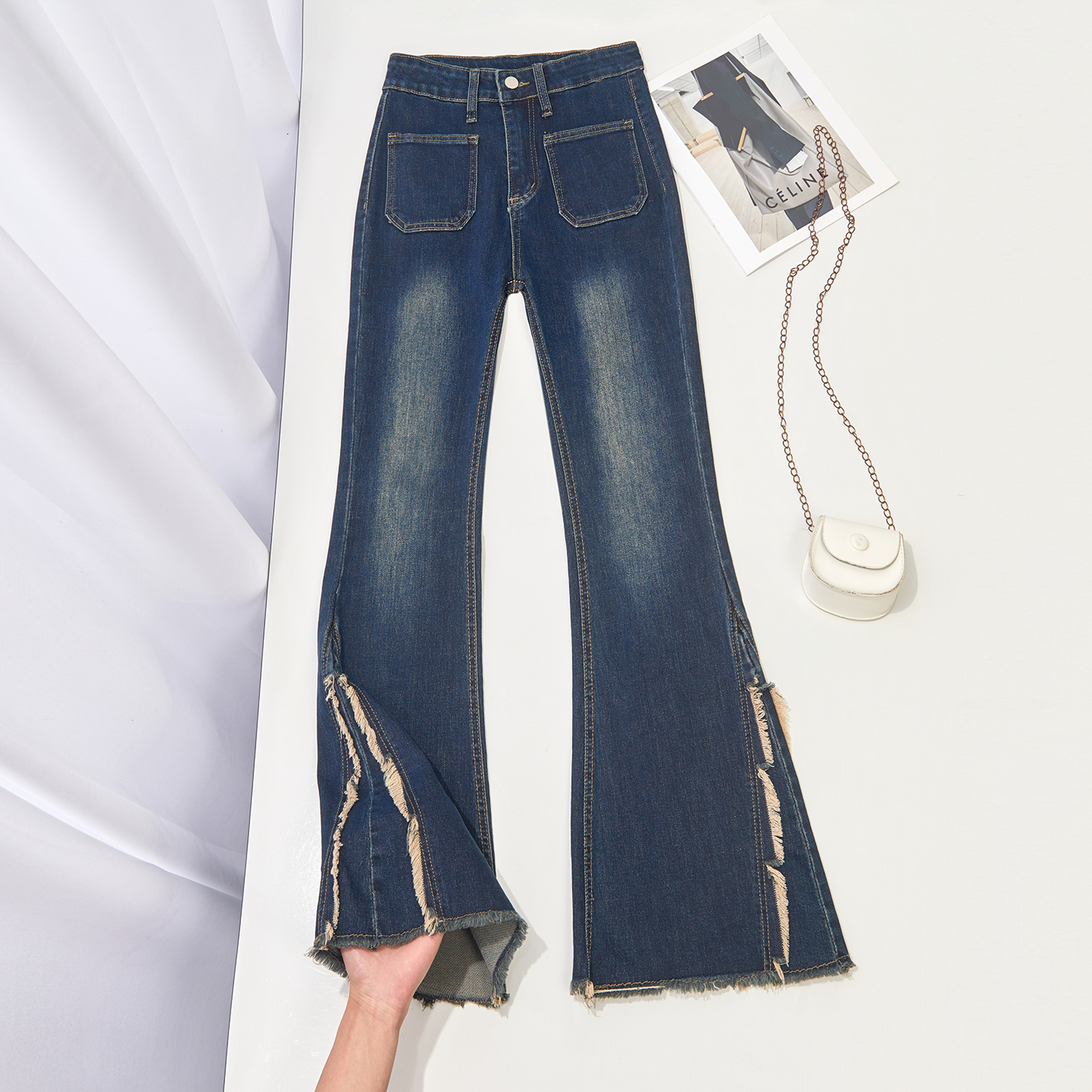 拉夏贝尔毛边微喇牛仔裤女2025冬