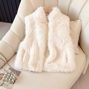 拉夏贝尔羊羔毛马甲女短款开衫外套休闲叠穿保暖背心白色时尚上衣