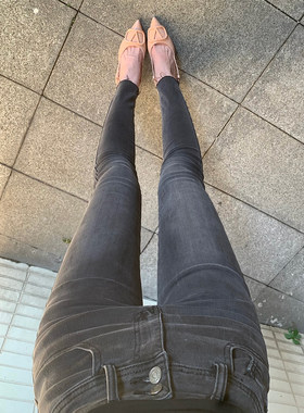 拉夏贝尔深灰高腰小脚牛仔裤女