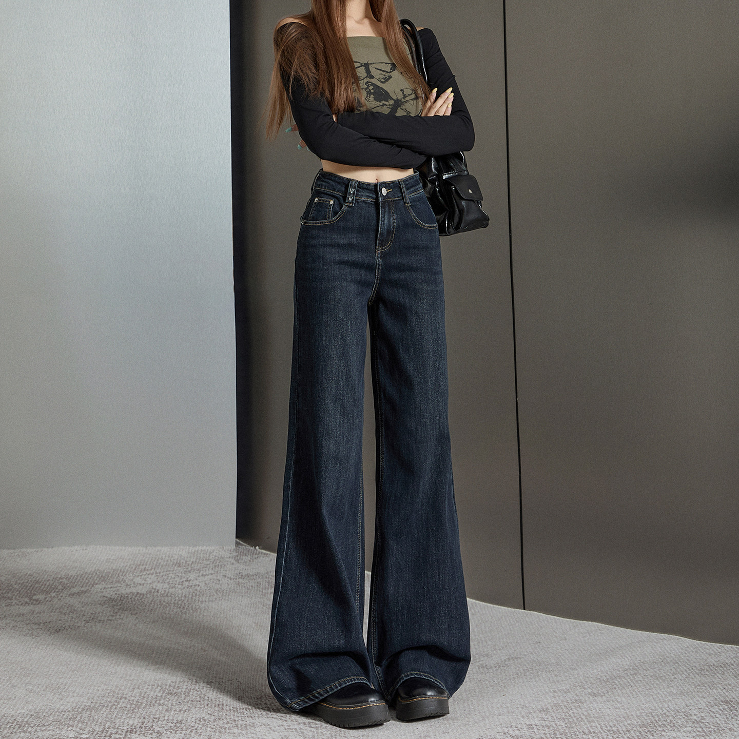 拉夏贝尔蓝灰色宽松微喇牛仔裤女2026秋季新款不贴腿阔腿喇叭裤子