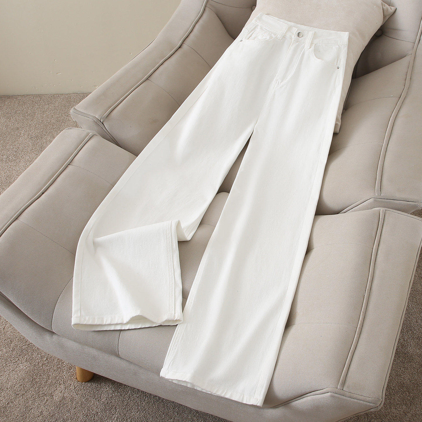 拉夏贝尔米白色弯刀阔腿裤慵懒2026年春新款设计感垂感拖地牛仔裤,女装/女士精品,牛仔裤,淘宝优惠券,粉丝福利购,淘宝优惠卷