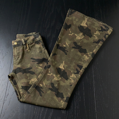 拉夏贝尔迷彩高腰辣妹微喇牛仔裤