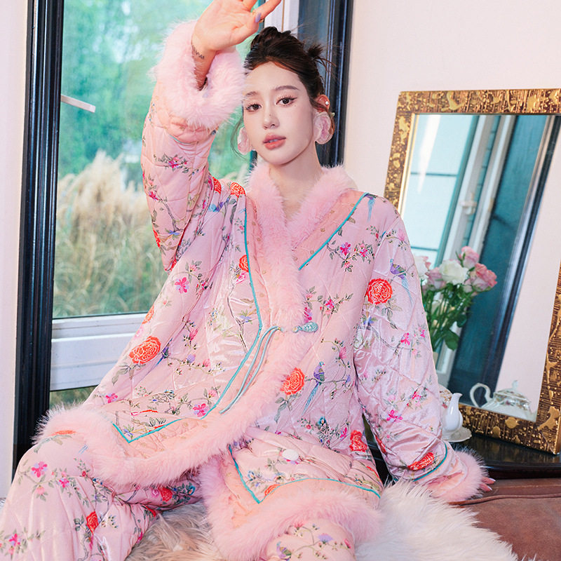 秋冬季新款亮片绣花三层加厚夹棉睡衣女两件套宽松加绒家居服套装