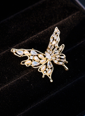 naingirl轻奢微镶锆石蝴蝶胸针女精致优雅精致款J3001