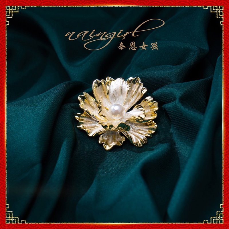 naingirl金色花朵胸针女士复古优雅气质胸花配饰xz