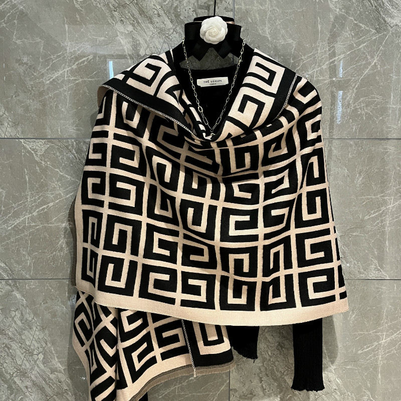 显白显气质两用围巾披肩羊绒平替